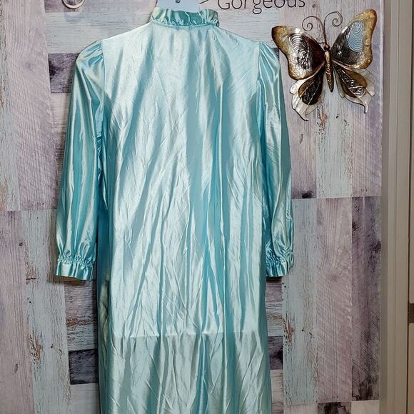 Vintage At Home Wear Sz L 16/18 Ice Blue Satin Zip Robe Ruffle Neck Pockets 1024 - Picture 8 of 10